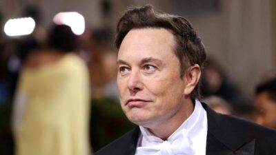 Elon Musk Kehilangan Kekayaannya sebesar Rp 380 Triliun dalam Semalam