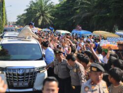 Ribuan Orang dari Kepulauan Riau Bergembira Menyambut Kedatangan Prabowo Subianto