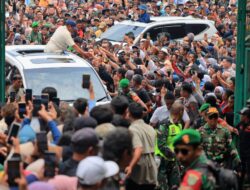 Ribuan Petani dan Peternak Menyambut Kedatangan Prabowo dengan Antusias di Sumedang