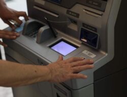 Mantan Polisi Meraih Rp 185 Miliar dari Mesin ATM