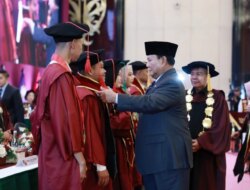 Prabowo Subianto Menghadiri Wisuda UKRI dan Mengajak Anak-anak Muda untuk Menjadi Pemimpin yang Mencintai Rakyat