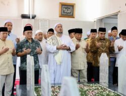 Prabowo Subianto Ungkap Hubungan Kekerabatan Keluarga saat Ziarah ke Makam Habib Ali Kwitang