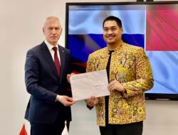 Menpora Dito Bertemu Menpora Rusia, Menyerahkan Surat Titipan dari Prabowo Subianto kepada Putin