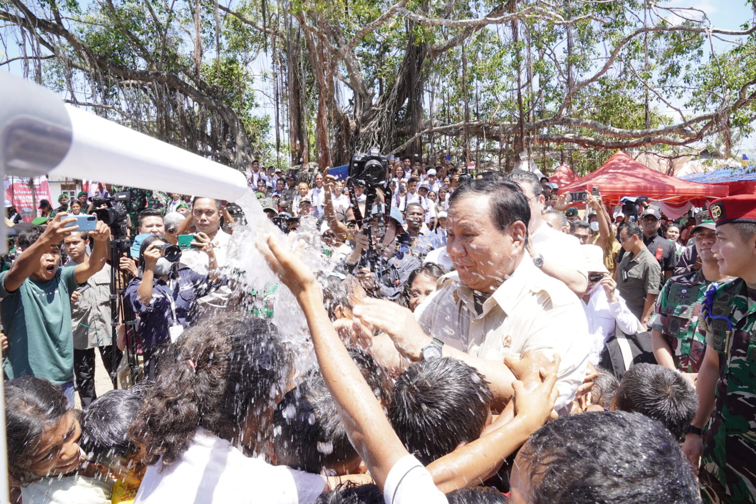 Prabowo Subianto’s Dedication to the World of Society and Humanity