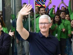 Misteri Kedatangan Bos Apple ke Vietnam