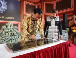 Prabowo Subianto Shows Gratitude for Initiative Acknowledging Indonesian Culture during Hendropriyono’s Birthday Celebration