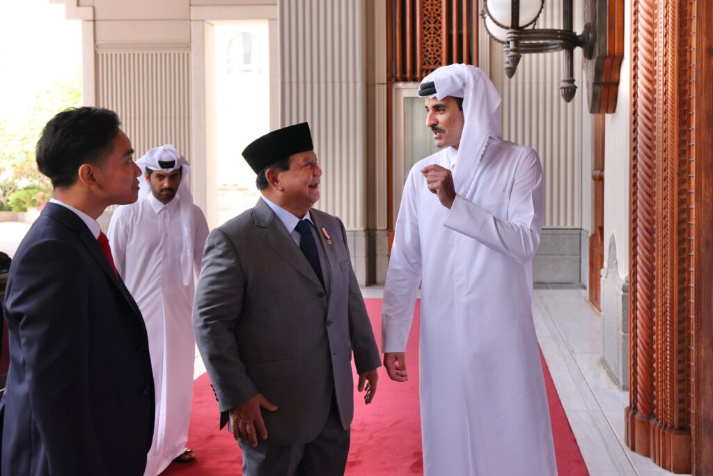 Prabowo Subianto and Gibran Rakabuming Raka Hold Meeting with Emir of Qatar and Qatari PM to Discuss Cooperation and Gaza Situation