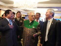 Prabowo Subianto Shares a Heartfelt Moment with Timor Leste President Ramos Horta at IISS Shangri-La Forum