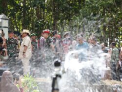 Prabowo Subianto memberikan bantuan sumber air bersih di Gunungkidul, hasil panen bisa meningkat 3 kali lipat dari sebelumnya.