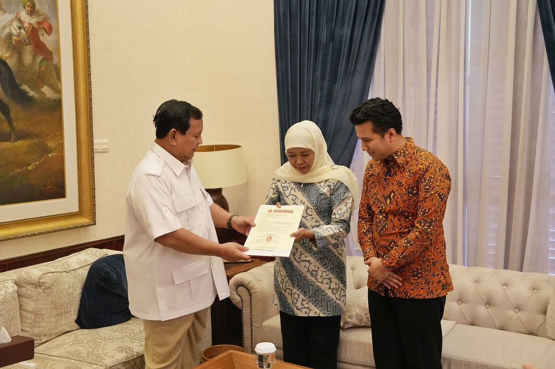 Prabowo Subianto hands over letter of recommendation for Governor Candidate in East Java