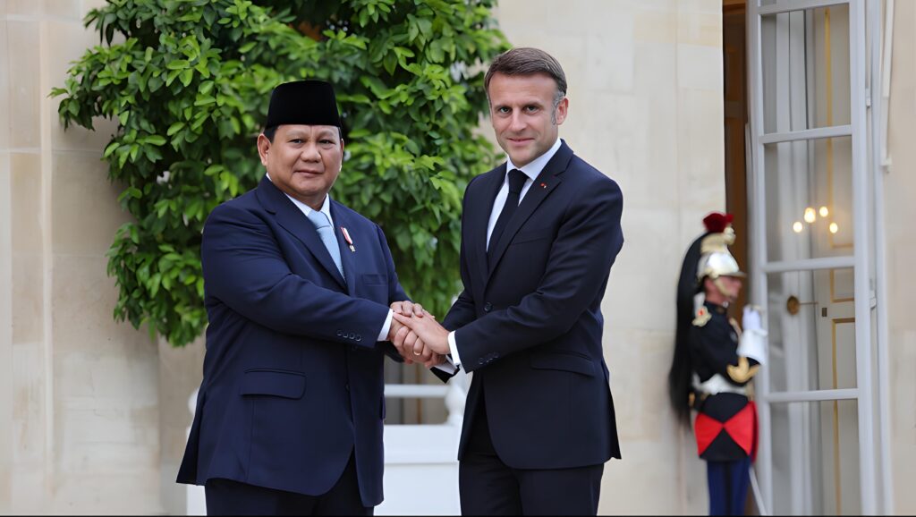 Prabowo Subianto Given Honor Guard Welcome by Macron at the Élysée Palace