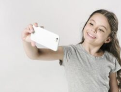 Keluarga Meminta Ganti Rugi Rp 80 Triliun karena Anak Kecanduan Instagram