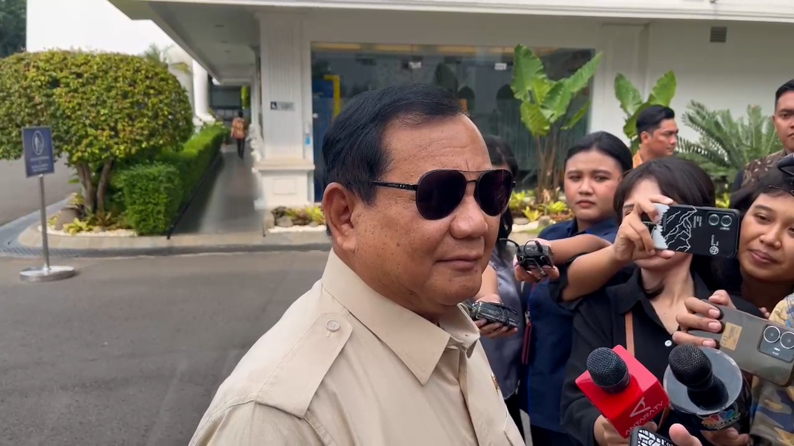 Prabowo Subianto Melaporkan Hasil Kunjungan di Eropa kepada Presiden Jokowi