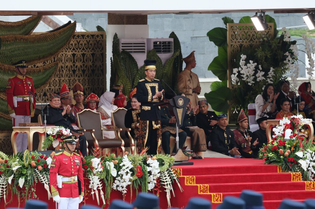 Heartwarming Moments Shared by Prabowo Subianto and President Jokowi During the 79th RI Independence Day Ceremony