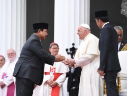 Prabowo Subianto Memposting Foto Bersalaman dengan Paus Fransiskus: Indonesia Dapat Keberkahan Keberagaman dan Harmoni