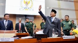 Prabowo Subianto Says Goodbye and Apologizes in Last DPR Meeting: Bigger Responsibilities Ahead