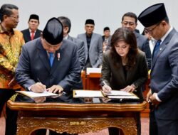 Prabowo Subianto’s Last DPR Session: Attendance and Prayers from All Factions