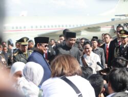 Prabowo Subianto accompanies Jokowi to Halim, offering best wishes for his future journey