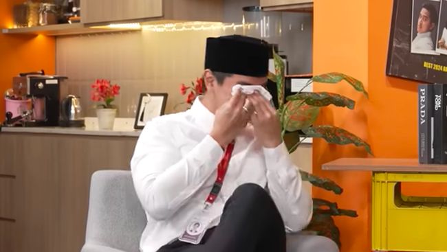 Kesanangs’s Reaction to Netizen’s Criticism Towards His Family: Tears Shed in Response