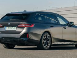 BMW i5: Jarak Tempuh Lebih Jauh Tahun 2025