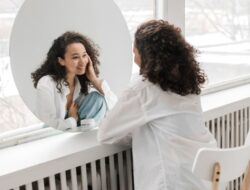 Mengenal Self-Love: Manfaat dan Cara Penerapannya