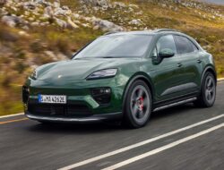 Porsche: Dari Listrik ke Pembakaran Lagi? Temukan Selengkapnya!