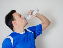 Fakta Minum Air Es dan Kaitannya dengan Kegemukan