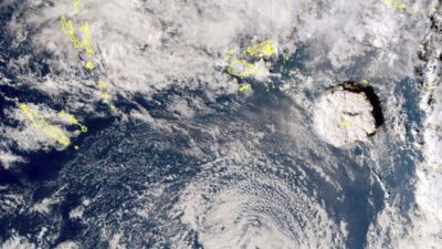 Penyebab Tsunami 40 Meter di Jepang: Mayat Berserakan