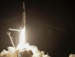 Pulang dari 9 Bulan Terjebak di Luar Angkasa