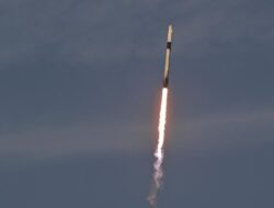 Meluncurnya Falcon 9 Jemput 2 Astronaut Terdampar