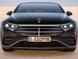 Review Mercedes EQS: Desain Radikal dan Kinerja Tidak Mulus
