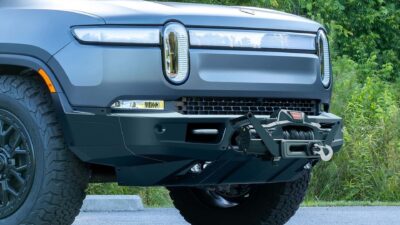 Rivian R1S dan R1T Memperoleh Bumper Winch: Fitur Baru yang Mengesankan