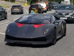 Lamborghini Sesto Elemento: Apakah Mobil Ini Legal di Jalanan?