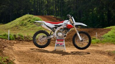 Yamaha Motor Motocross Edisi Ulang Tahun ke-70: Tampilan Garang yang Mengagumkan