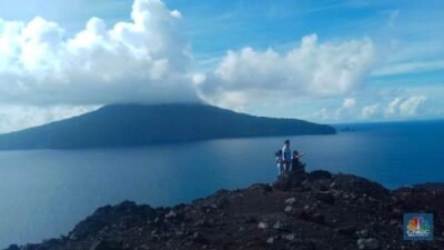 Fenomena Langit Merah Menyala dan Bulan Biru: Asalnya dari RI