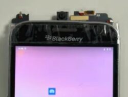 BlackBerry Resmi Berubah Menjadi HP China: Siapa yang Beruntung?
