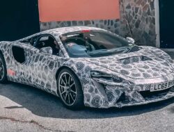 Spy Shots Terbaru McLaren Artura: Uji Coba Varian Baru