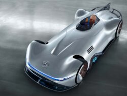 Kisah Silver Arrow Mercedes: Mengagumkan 750 HP!