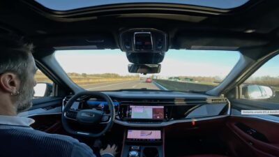 Stellantis Perlambat Otonom: Tantangan Mobil Listrik