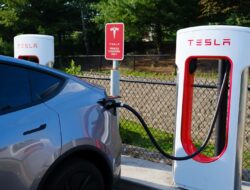 Tesla Memperkenalkan Pintu yang Lebih Mudah Digunakan dalam Keadaan Darurat