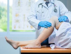 Tips Jaga Kesehatan Tulang dan Sendi Saat Tua