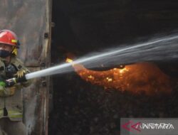 Tangkap Suami Bakar Rumah Usai Ribut Istri: Berita Terbaru