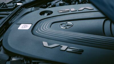 Mengapa Satu Produsen Mobil Jerman Tetap Mempertahankan Mesin V-12?