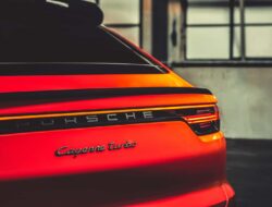 Porsche Meluncurkan SUV Baru Tanpa Mesin Listrik