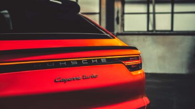 Porsche Meluncurkan SUV Baru Tanpa Mesin Listrik