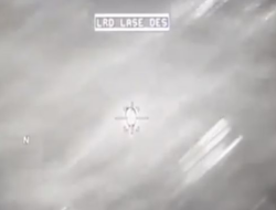 Video UFO Membuat Anggota DPR Terkejut, Rudal Amerika Gagal Menghentikannya