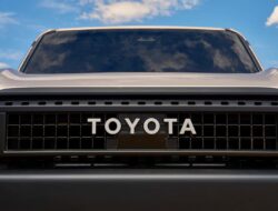 Toyota Land Cruiser dan RAV4 EV: Terobosan Elektrifikasi Terbaru